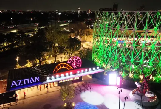 Su iluminación por las noches hace de este parque un lugar increíble para pasar en familia