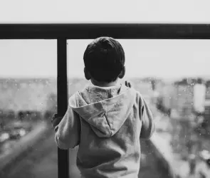 Niño de 7 años podría perder el ojo tras agresión de su compañero con un vidrio en Hidalgo