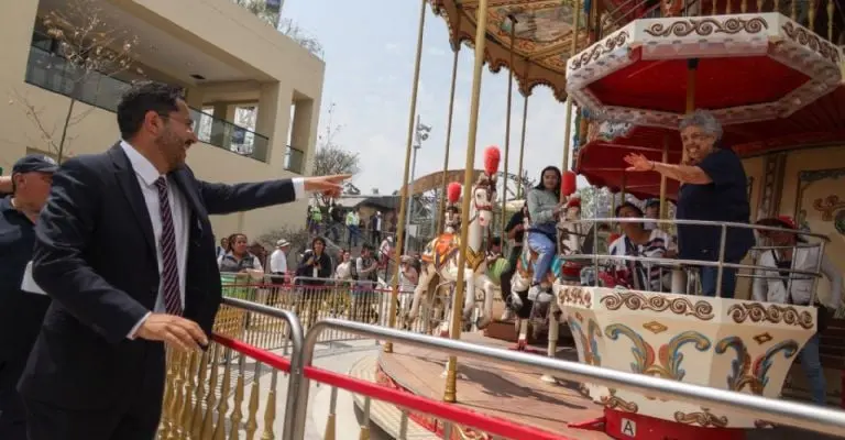 Martí Batres estuvo interactuando con la gente durante la inauguración del parqueFoto: X @martíbatres