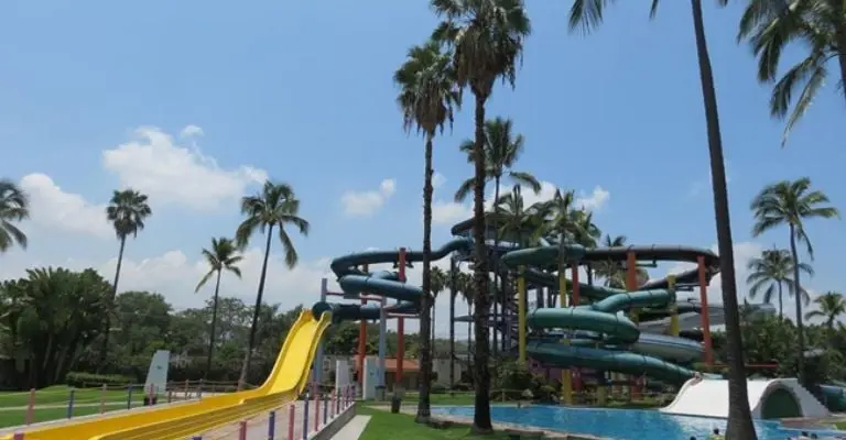 Sus atracciones llenas de color hacen que el lugar sea un ambiente divertido para todosFoto: Facebook Balnearios en Morelos