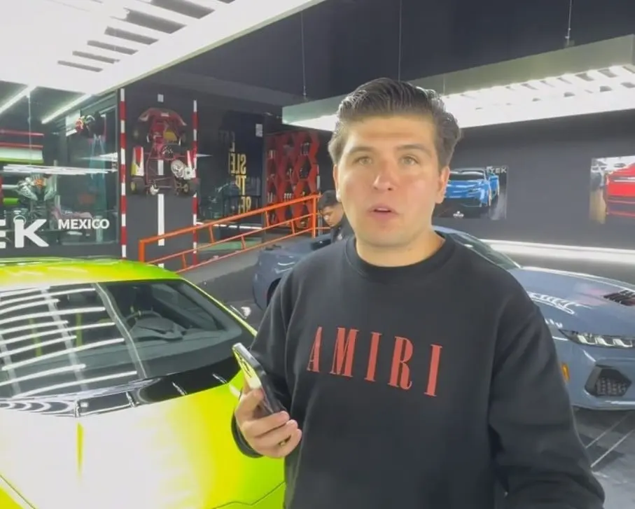 Fofo M&aacute;rquez. El influencer millonario fue relacionado con Karely por un video donde aparec&iacute;an d&aacute;ndose un beso en un antro. Pero luego Karely revel&oacute; que la invit&oacute; a bailar y la dej&oacute; en el lugar sin pagar la cuenta.