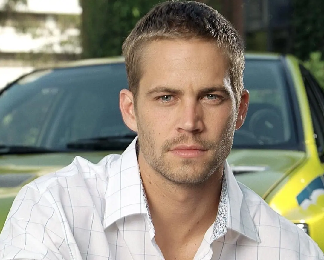 Falleció el 30 de noviembre de 2013 a la edad de 40 años en un accidente de auto. El elenco de Rápidos y Furiosos le rindió un homenaje en la séptima película con ayuda de inteligencia artificial.