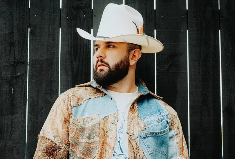 Car&iacute;n Le&oacute;n responde a pol&eacute;mica con una nueva canci&oacute;n 