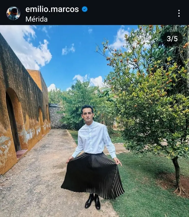 Emilio Osorio presume su falda (Instagram)