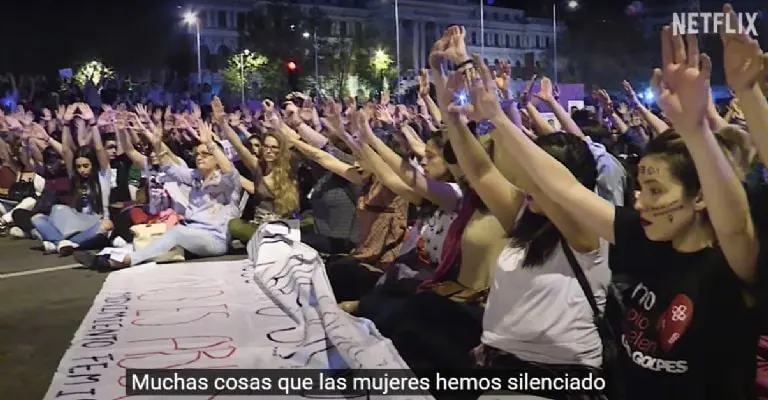 El caso de 'La Manada' provocó protestas en España por las decisiones de las autoridades hasta que se condenó a los cinco hombres. Foto: Captura Video Netflix