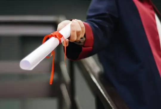 Adiós a las tesis: universidades en México donde ya no se requiere para titularse Adiós a las tesis: universidades en México donde ya no se requiere para titularse