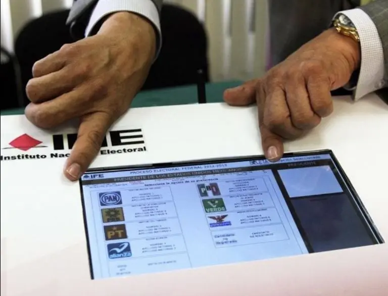 INE presenta más de 18 mil denuncias por fraude en registros de votantes desde el extranjero Créditos: Especial