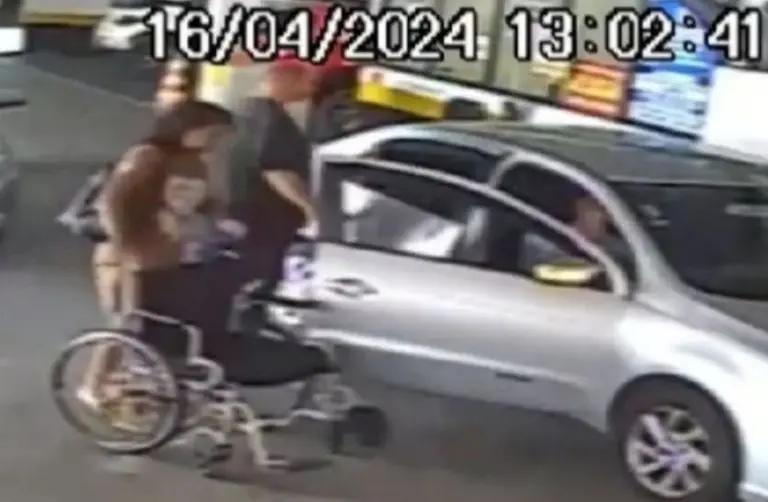 Así fue como a mujer llegó ala sucursal bancaria Créditos: Captura de pantalla