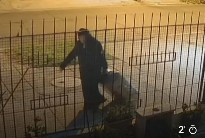 En la maleta se encontraba el cuerpo descompuesto de una mujer de aproximadamente 60 a&ntilde;os, identificada como Erica Alejandra Fern&aacute;ndez Mora