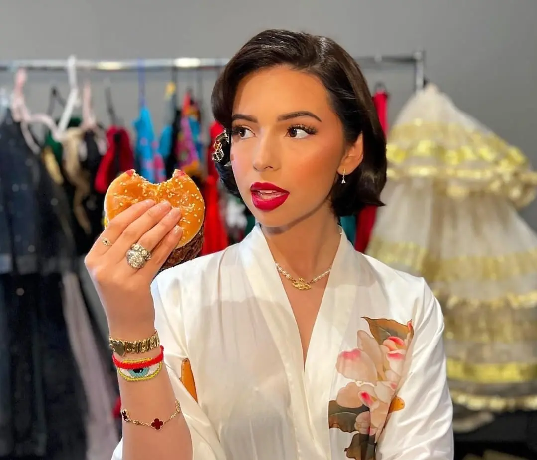 Aunque no habl&oacute; mal de M&eacute;xico, despu&eacute;s del Mundial de 2022 public&oacute; en su cuenta de Instagram que ten&iacute;a un 25% de sangre argentina, lo que caus&oacute; cr&iacute;ticas y decepci&oacute;n en varios de sus fans mexicanos al considerar que se olvid&oacute; de sus ra&iacute;ces.