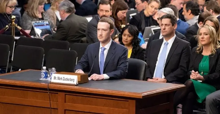 Hace unos años Mark Zuckerberg enfrentó un juicio tras problemas de uso de datos de miles de cuentas de FacebookFoto: Redes