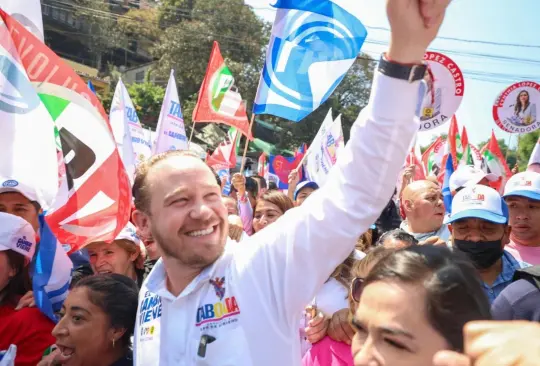 Santiago Taboada estuvo presente en el inicio de campaña de la candidata Karen Yáñez, donde aprovechó para compartir propuestas.