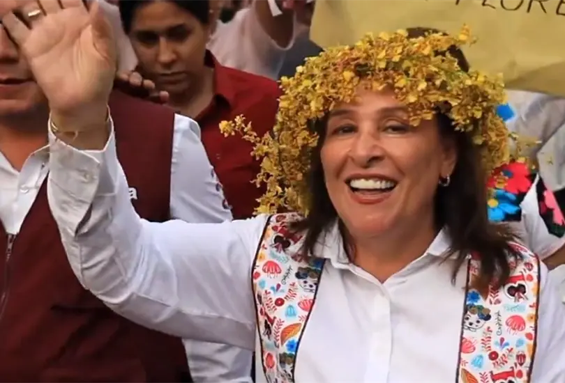 Roc&iacute;o Nahle recibe bast&oacute;n de mando. 