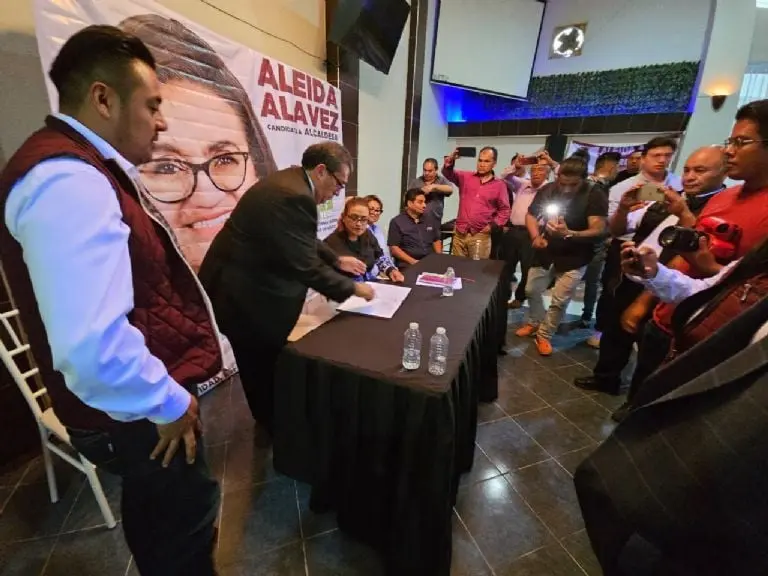 Aleida Alavez firma acuerdo con líderes transportistas por la movilidad en Iztapalapa - Rufino H Leon Tovar