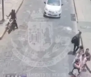 Filtran VIDEO del hombre que atacó con un machete a turista canadiense en Mérida