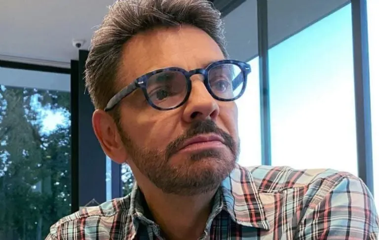 Eugenio Derbez arremete contra aerolínea por darle comida fría; usuarios lo tunden en redes - Especial
