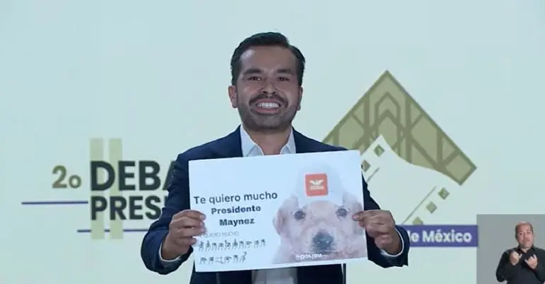 Jorge Álvarez Máynez y el meme que presumió en redes. Foto: INE.