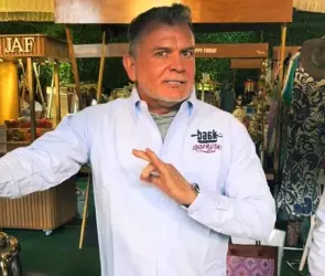 Cuánto cuesta el caldo de huesos que vende Sergio Basáñez en puestos ambulantes