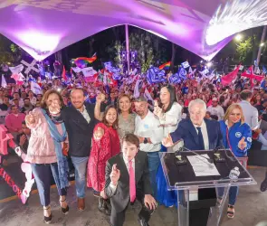 Gálvez denuncia manipulación en propaganda de Sheinbaum en foto de Marea Rosa