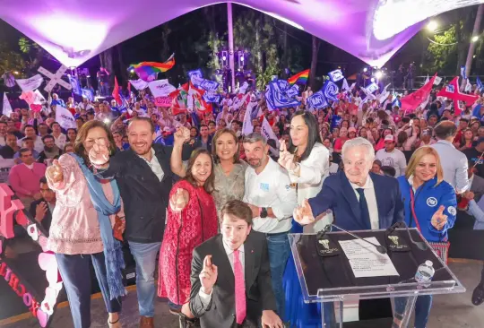 Gálvez denuncia manipulación en propaganda de Sheinbaum en foto de Marea Rosa