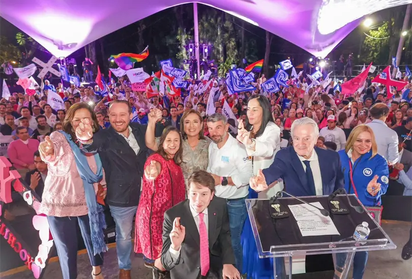 G&aacute;lvez denuncia manipulaci&oacute;n en propaganda de Sheinbaum en foto de Marea Rosa