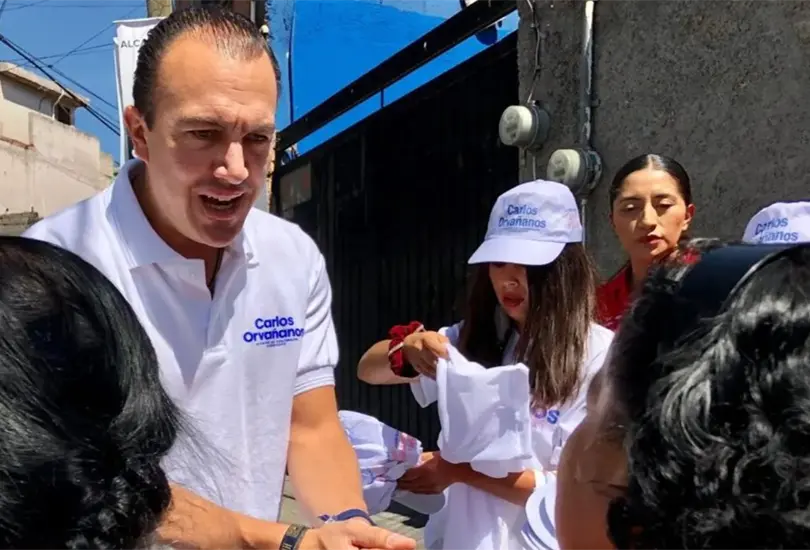 Orva&ntilde;anos ha ocupado diversos cargos en el servicio p&uacute;blico a lo largo de su carrera.  ha ocupado diversos cargos en el servicio p&uacute;blico a lo largo de su carrera. 