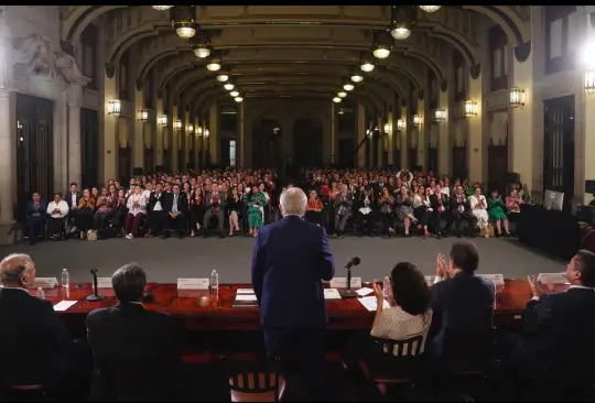 Legisladores de la 4T se reúnen con AMLO para concluir mandato con encuentro en Palacio Nacional