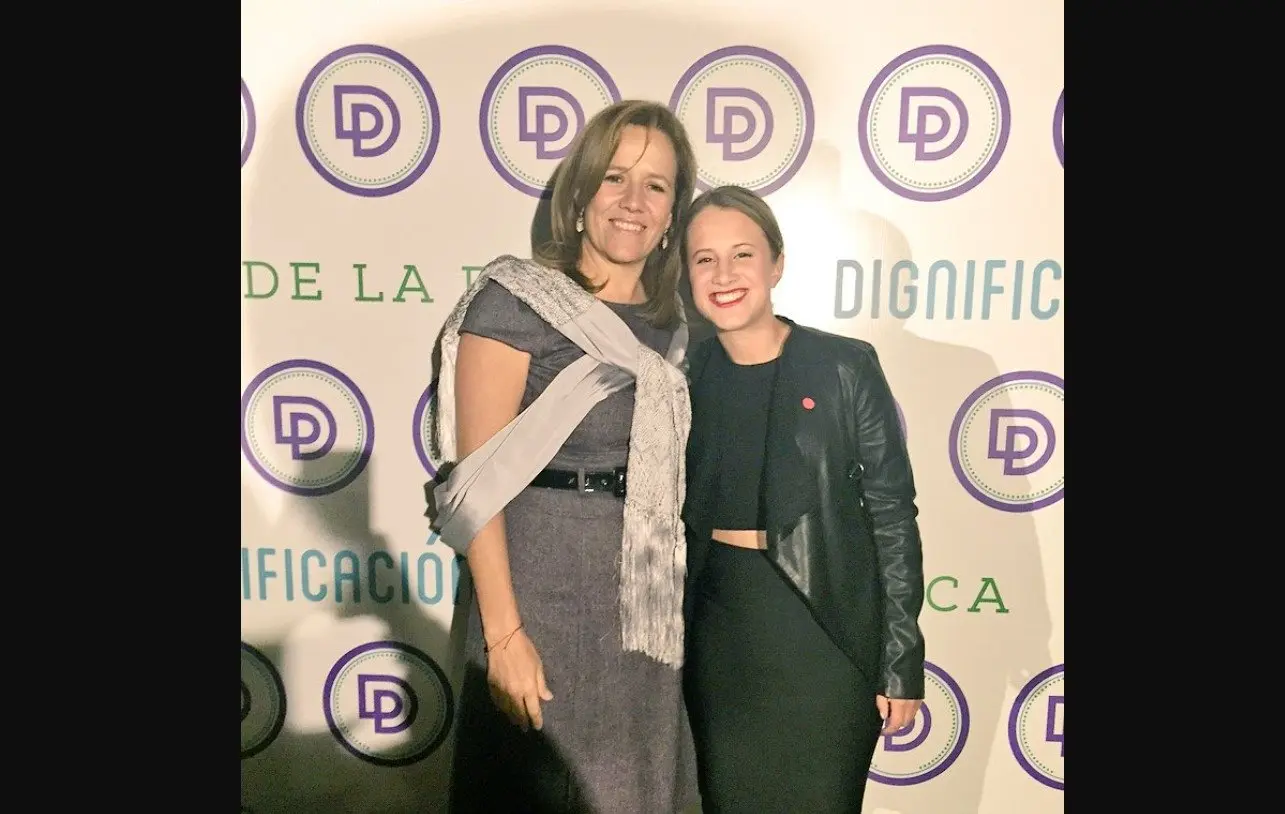 Adem&aacute;s, estudi&oacute; negocios y tecnolog&iacute;a en la neo-universidad Collective Academy.