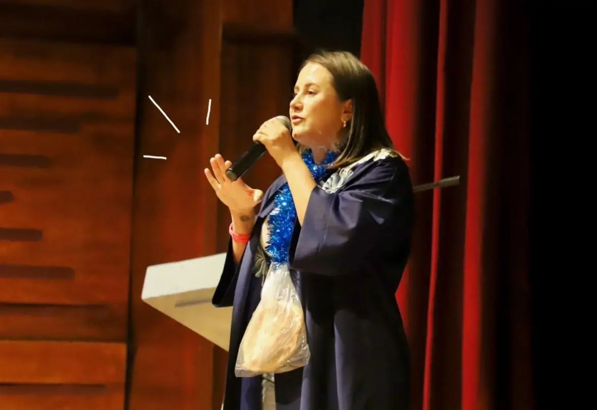 Tambi&eacute;n se gradu&oacute; de la maestr&iacute;a en Administraci&oacute;n de Empresas en el Instituto Panamericano de Alta Direcci&oacute;n de Empresas (IPADE).