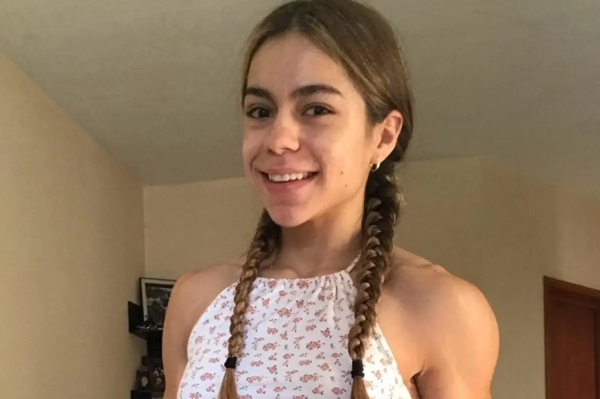 Era una influencer de fitness de Jalisco y murió el 6 de julio de 2021 a la edad de 23 años. El día de su muerte había acudido a hacerse un procedimiento para recudir la sudoración de las axilas en una clínica que estaba promocionando, pero murió por una reacción anafiláctica que le causó la anestesia que le aplicaron.