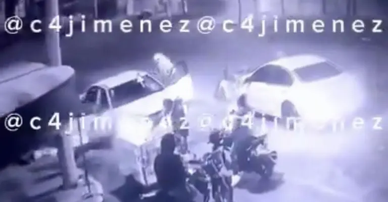 En las grabaciones no se alcanzó a ver las caras de los agresoresFoto: Captura