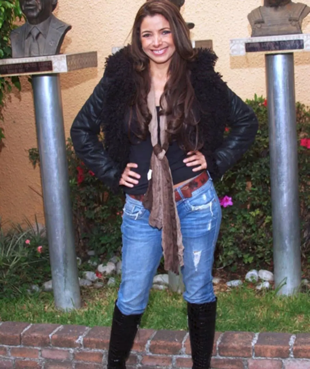 Hoy en día, Pilar Montenegro tiene 51 años y por medio de la cuenta de Instagram @pilarmontenegromx con 85 mil seguidores, comparte fotos con amigos y familiares.