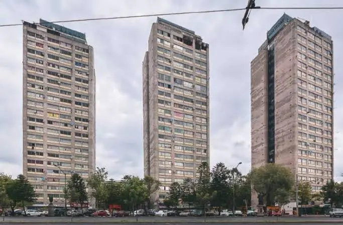 Vecinos de Tlatelolco denuncian a grupos armados por despojo de departamentos en el edificio Zacatecas