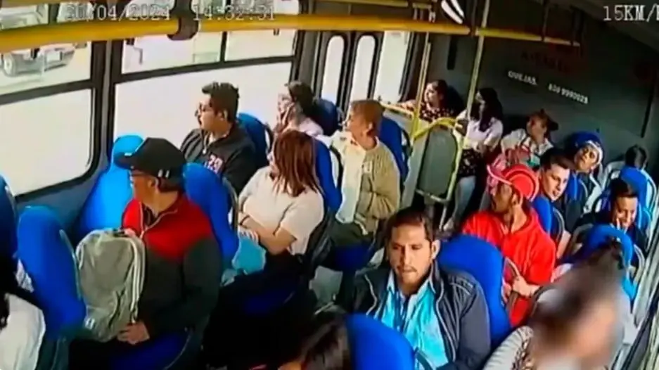 El hecho qued&oacute; registrado en un video captado por la c&aacute;mara del autob&uacute;s 