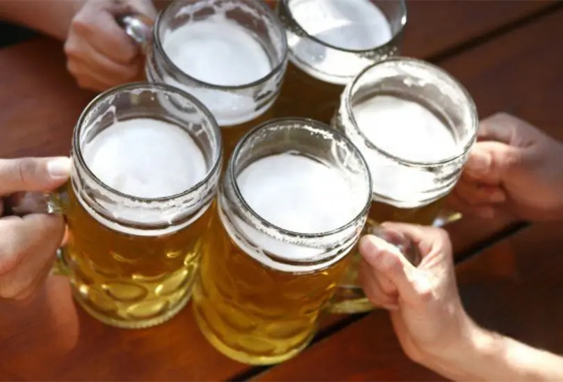 Disfruta de una buena cerveza sin descuidar tu salud Disfruta de una buena cerveza sin descuidar tu salud