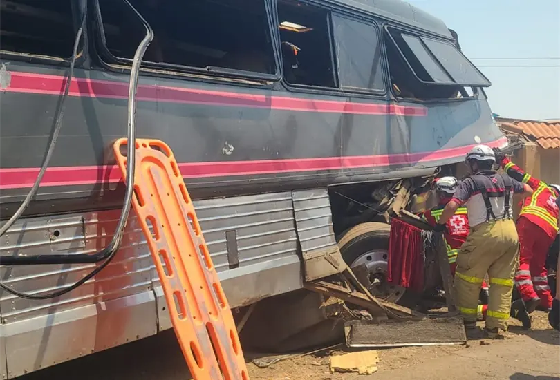 Hasta el momento se han confirmado cuatro fallecidos y diez heridos como resultado del accidente que involucr&oacute; a la banda La Traketera Ardiente.