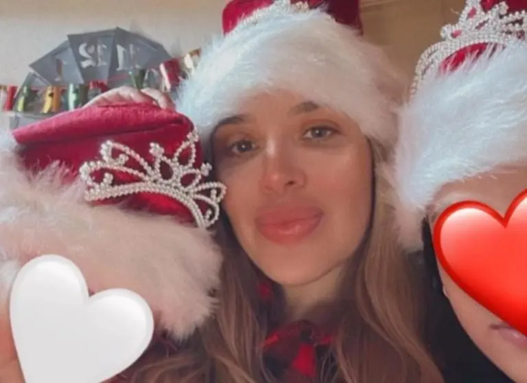 Emma Coronel con sus hijas (Instagram)