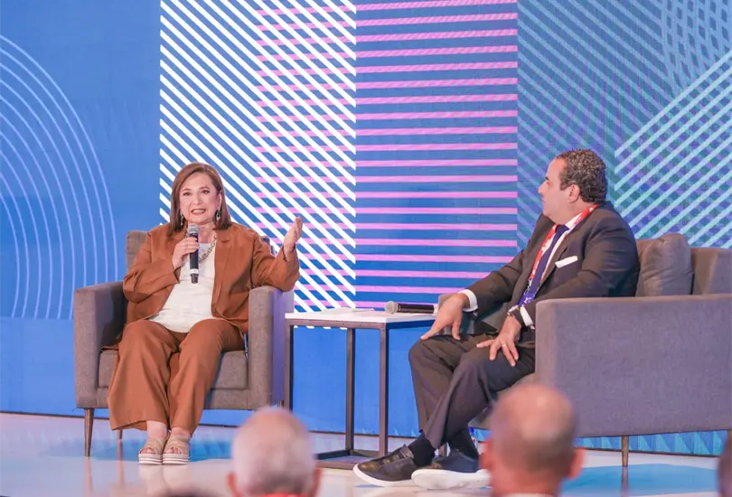 Los empresarios contarán con reglas claras para invertir y que sus inversiones sirvan a la gente, comentó la abanderada presidencial Los empresarios contarán con reglas claras para invertir y que sus inversiones sirvan a la gente, comentó la abanderada presidencial