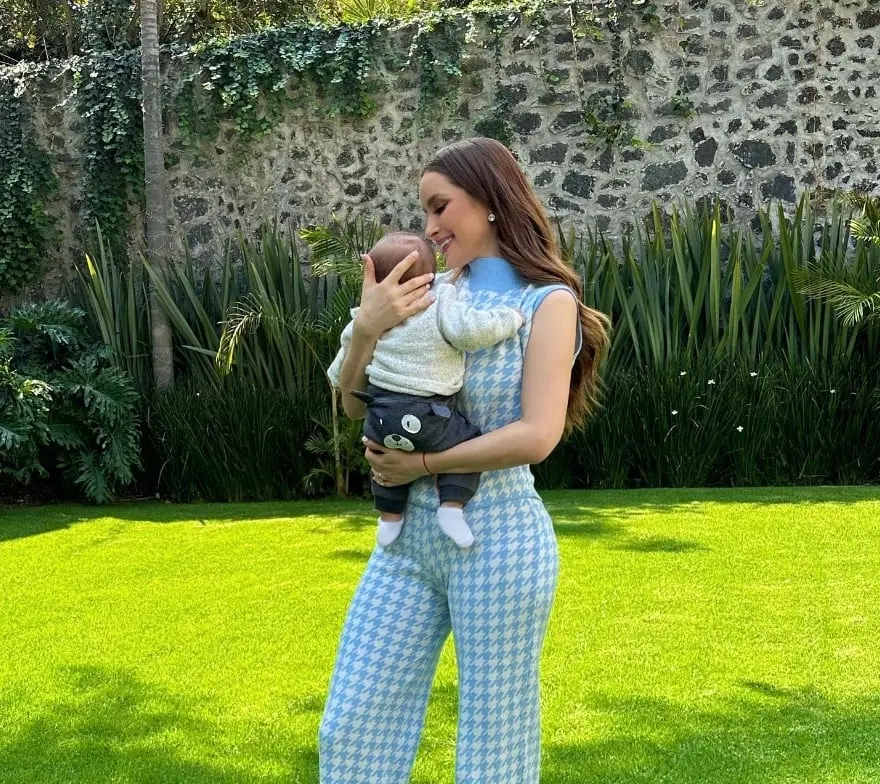 La pareja vive con su hijo, Le&oacute;n Rivera, en una lujosa residencia en la Ciudad de M&eacute;xico.