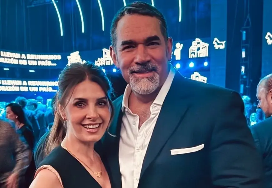 Ahora tiene 55 años, está casado con Mayrín Villanueva y es padre de 3 hijos. Ha trabajado en telenovelas como 'La desalmada' y 'Nadie como tú'.