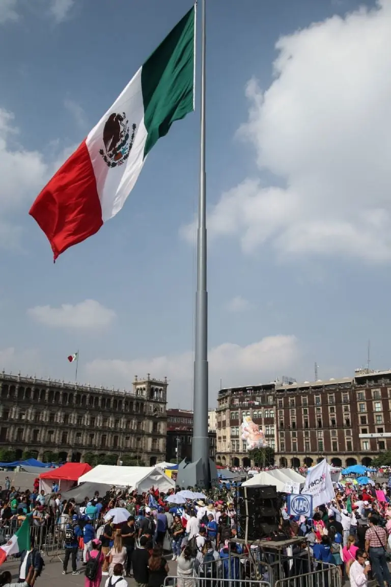 Elementos del ejército izaron la bandera de México - Andrea Murcia (Cuartoscuro)