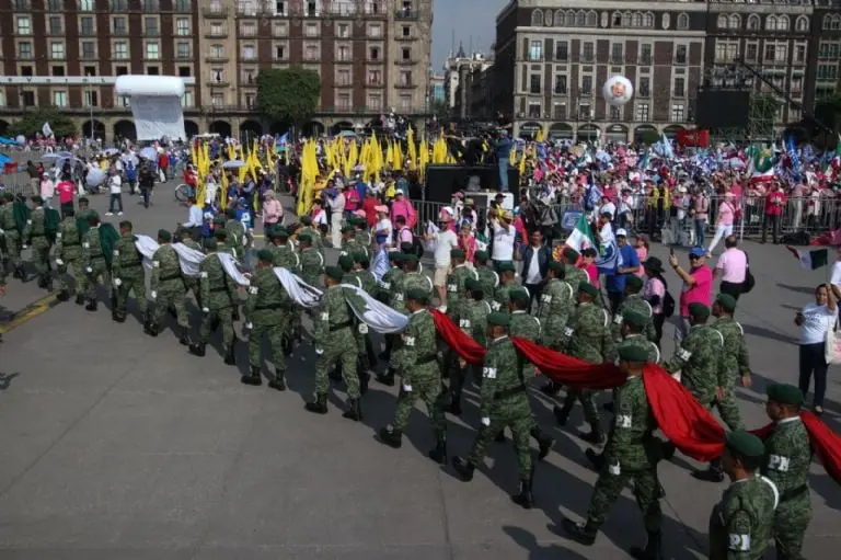 Elementos del ejército izaron la bandera de México - Andrea Murcia (Cuartoscuro)