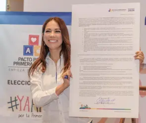 Libia Dennise García  firma pacto con la niñez y la juventud de Guanajuato