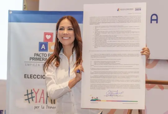 Libia Dennise García firma pacto con la niñez y la juventud de Guanajuato