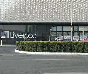 VIDEOS | Liverpool Perisur clausurado con empleados adentro ¿Cuál fue la razón?