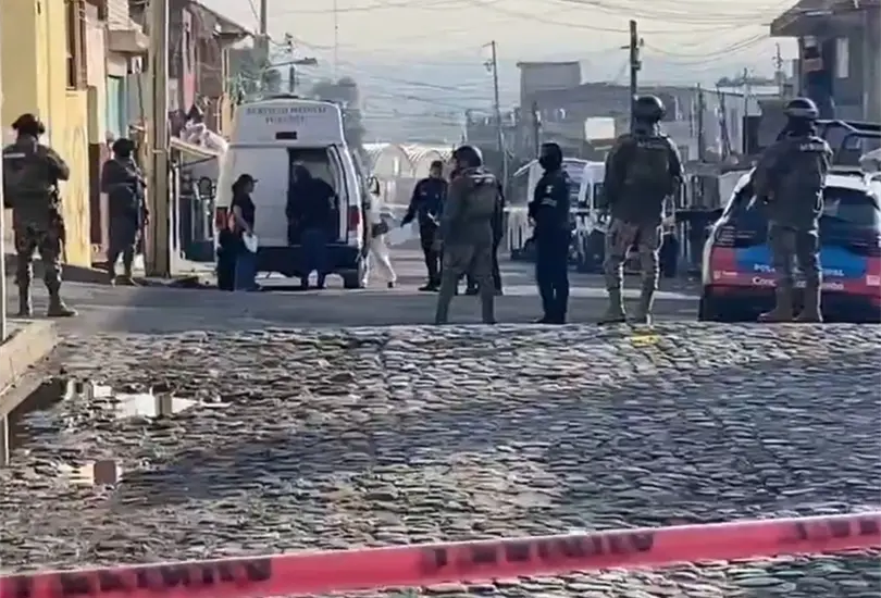 Abandonan restos humanos tras balacera frente a domicilios de Jose Christian N, alias El Grillo.