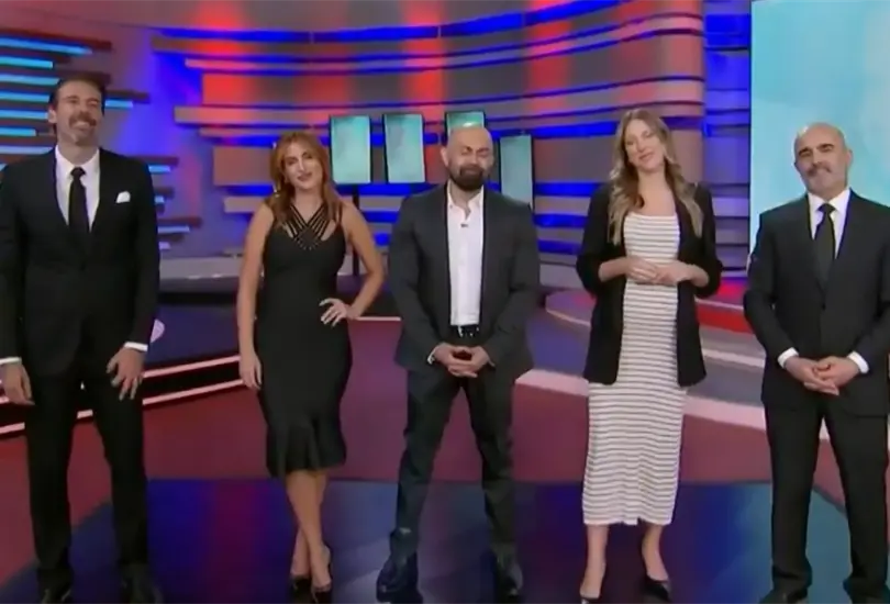 Eduardo Videgaray y Sof&iacute;a Rivera hacen homenaje a Ver&oacute;nica Toussaint y los tunden