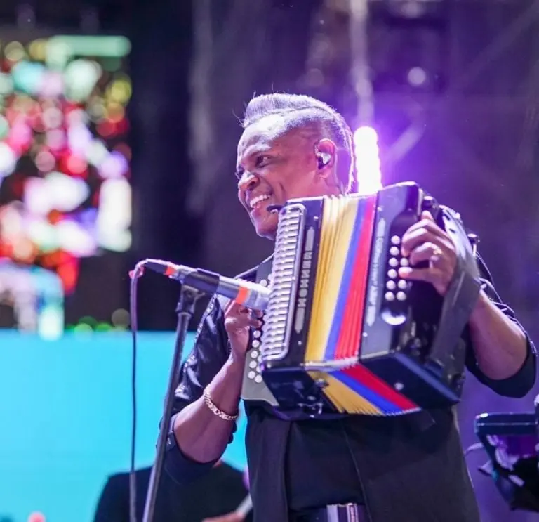 El músico colombiano perdió la vida a los 57 años tras sufrir un paro cardiorrespiratorio Créditos: Especial