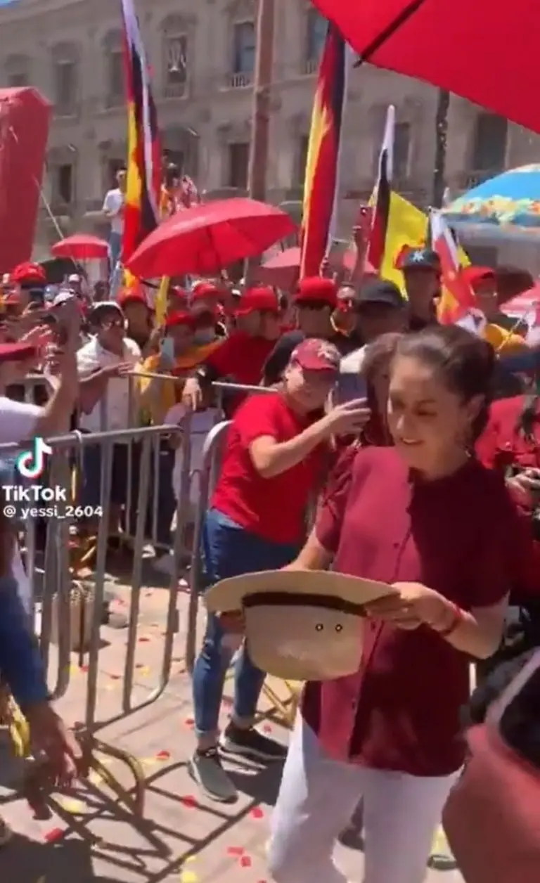 Explota caja de pirotécnica en evento de Sheinbuam - Captura de pantalla