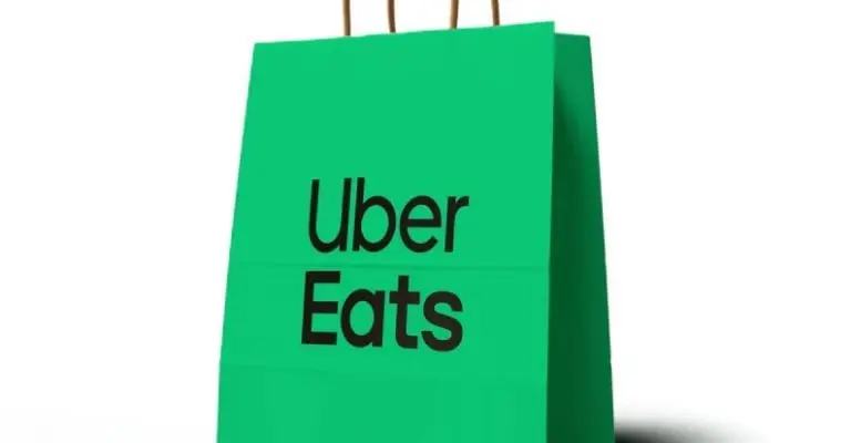 Pedir comida a domicilio a través de una aplicación se ha vuelto una práctica común. Foto X: @UberEats